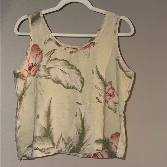 100% Silk tank top 2 inch wide sleeves with hibiscus flower and leaves design - Picture 4 of 4